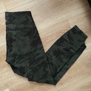 Lululemon Wunder Under 25” green camo